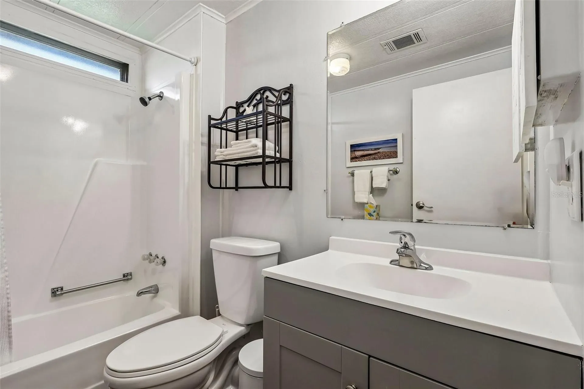 1433 Apache Circle Tavares FL 32778