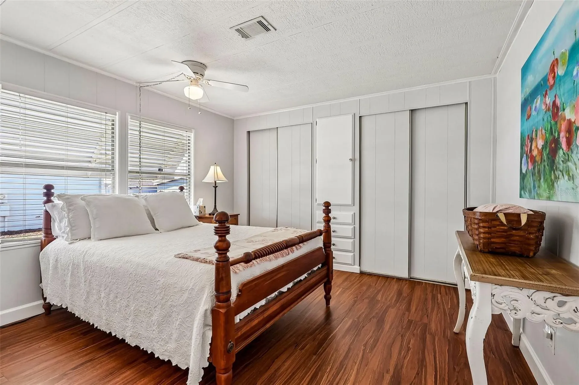 1433 Apache Circle Tavares FL 32778
