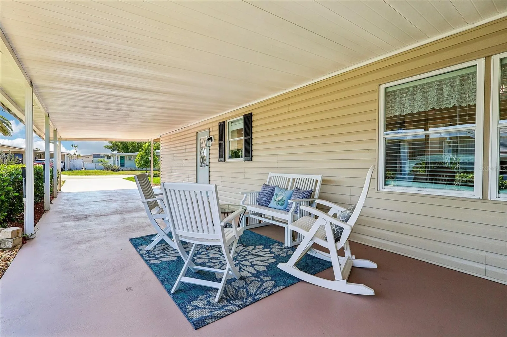 1433 Apache Circle Tavares FL 32778