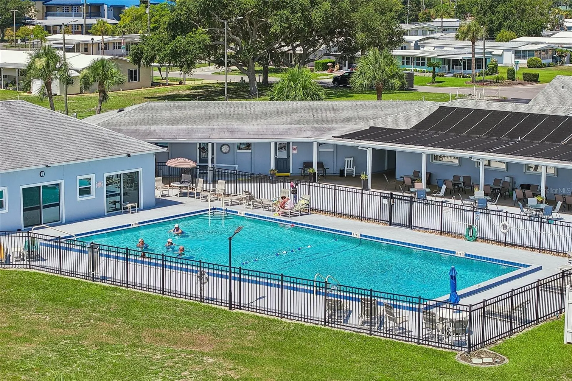 1433 Apache Circle Tavares FL 32778