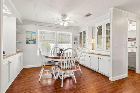 1433 Apache Circle Tavares FL 32778