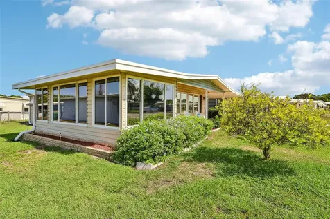 1433 Apache Circle Tavares FL 32778