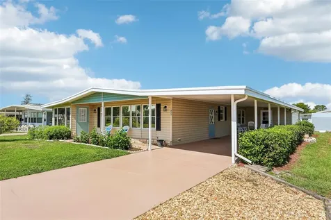 1433 Apache Circle Tavares FL 32778