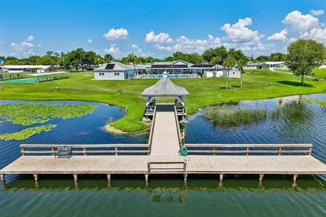1433 Apache Circle Tavares FL 32778