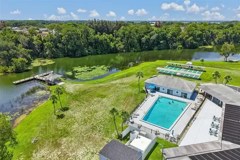 1433 Apache Circle Tavares FL 32778