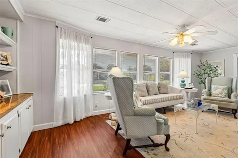 1433 Apache Circle Tavares FL 32778