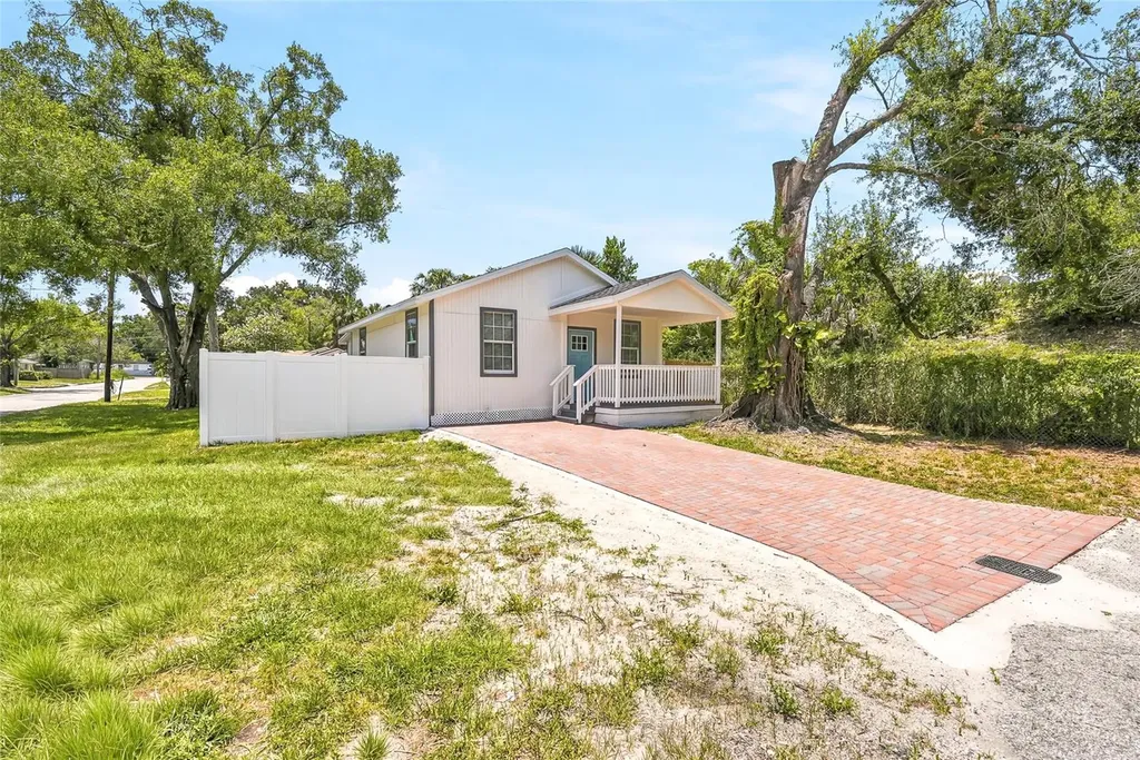 7608 N Huntley Avenue Tampa FL 33604
