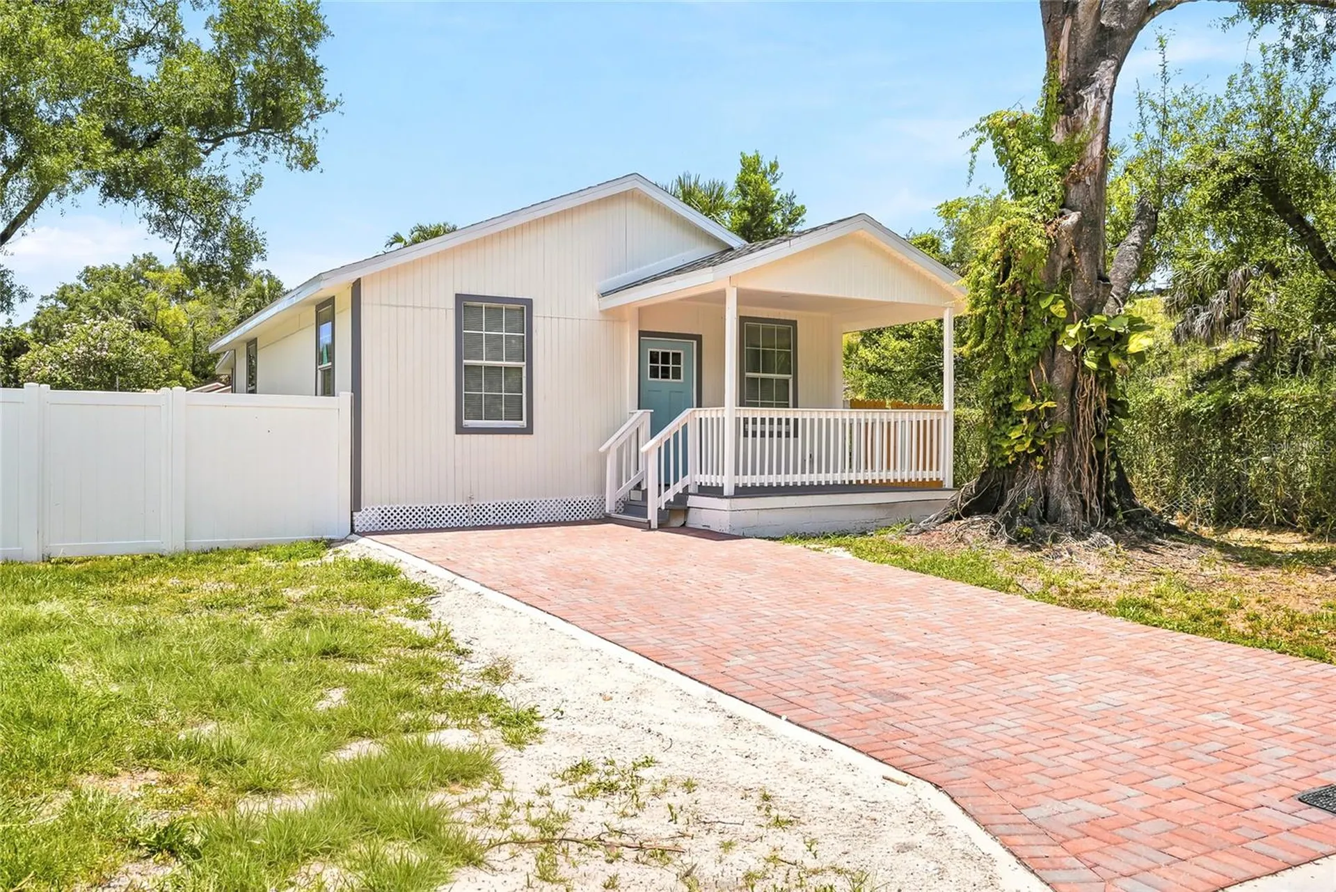 7608 N Huntley Avenue Tampa FL 33604