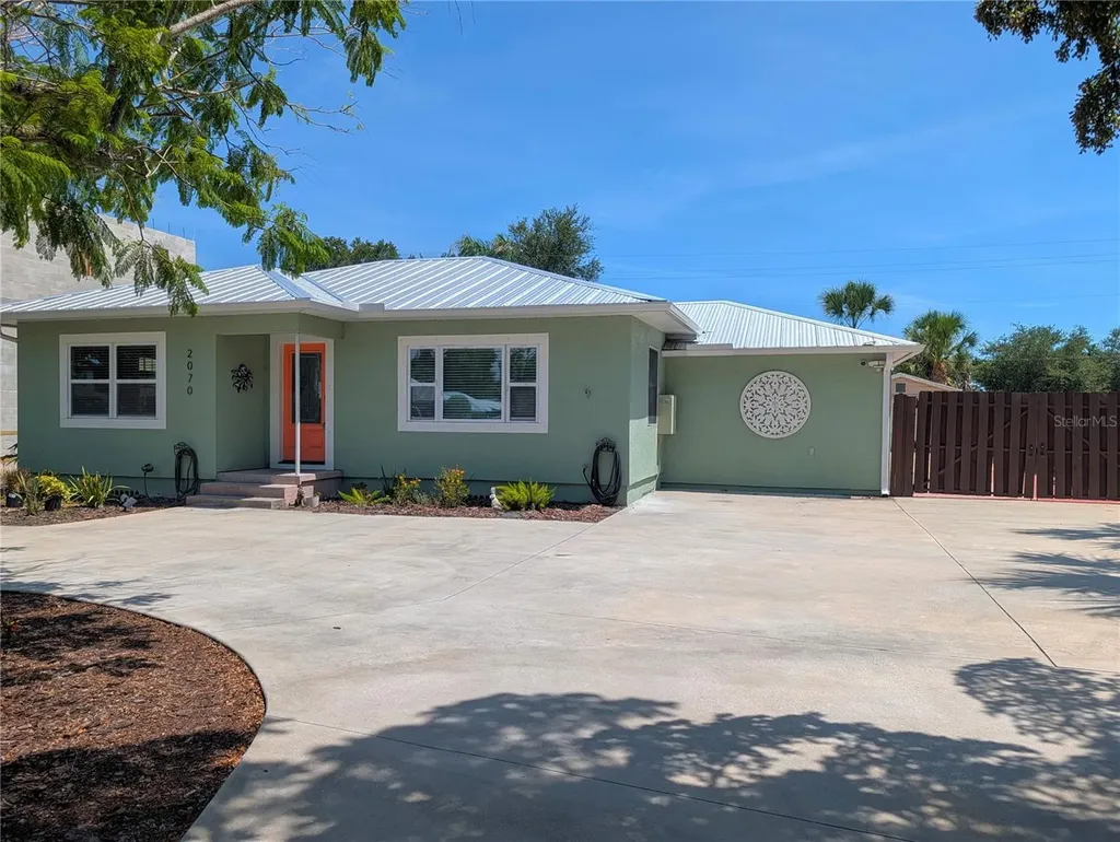 2070 Datura Street Sarasota FL 34239