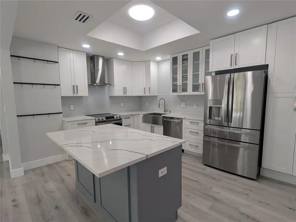 2070 Datura Street Sarasota FL 34239