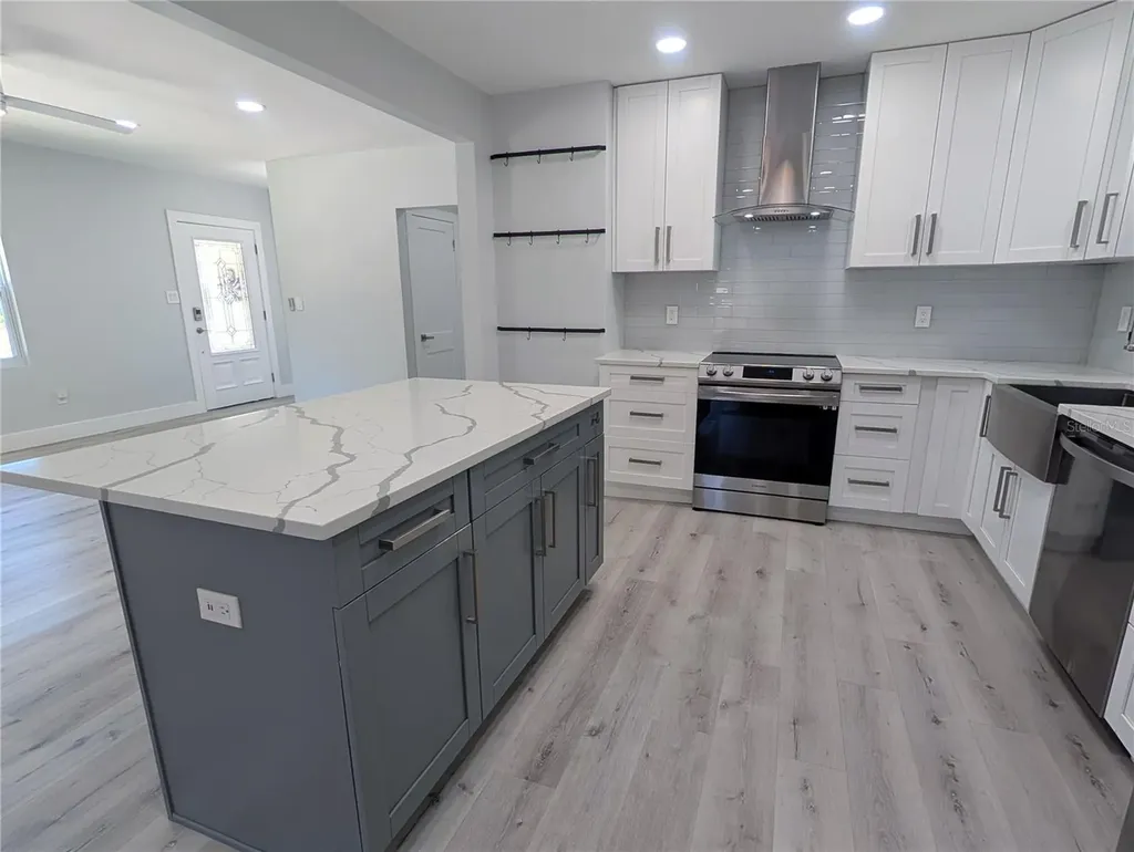 2070 Datura Street Sarasota FL 34239