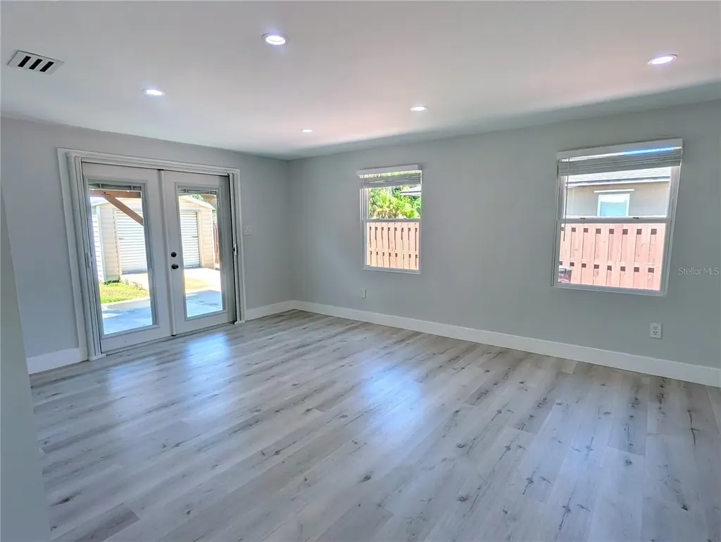 2070 Datura Street Sarasota FL 34239