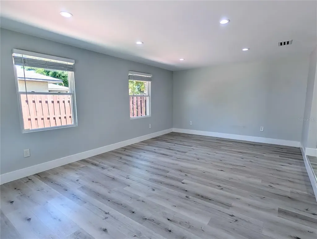 2070 Datura Street Sarasota FL 34239