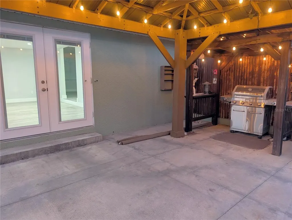 2070 Datura Street Sarasota FL 34239