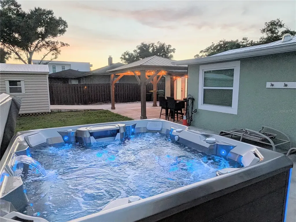 2070 Datura Street Sarasota FL 34239