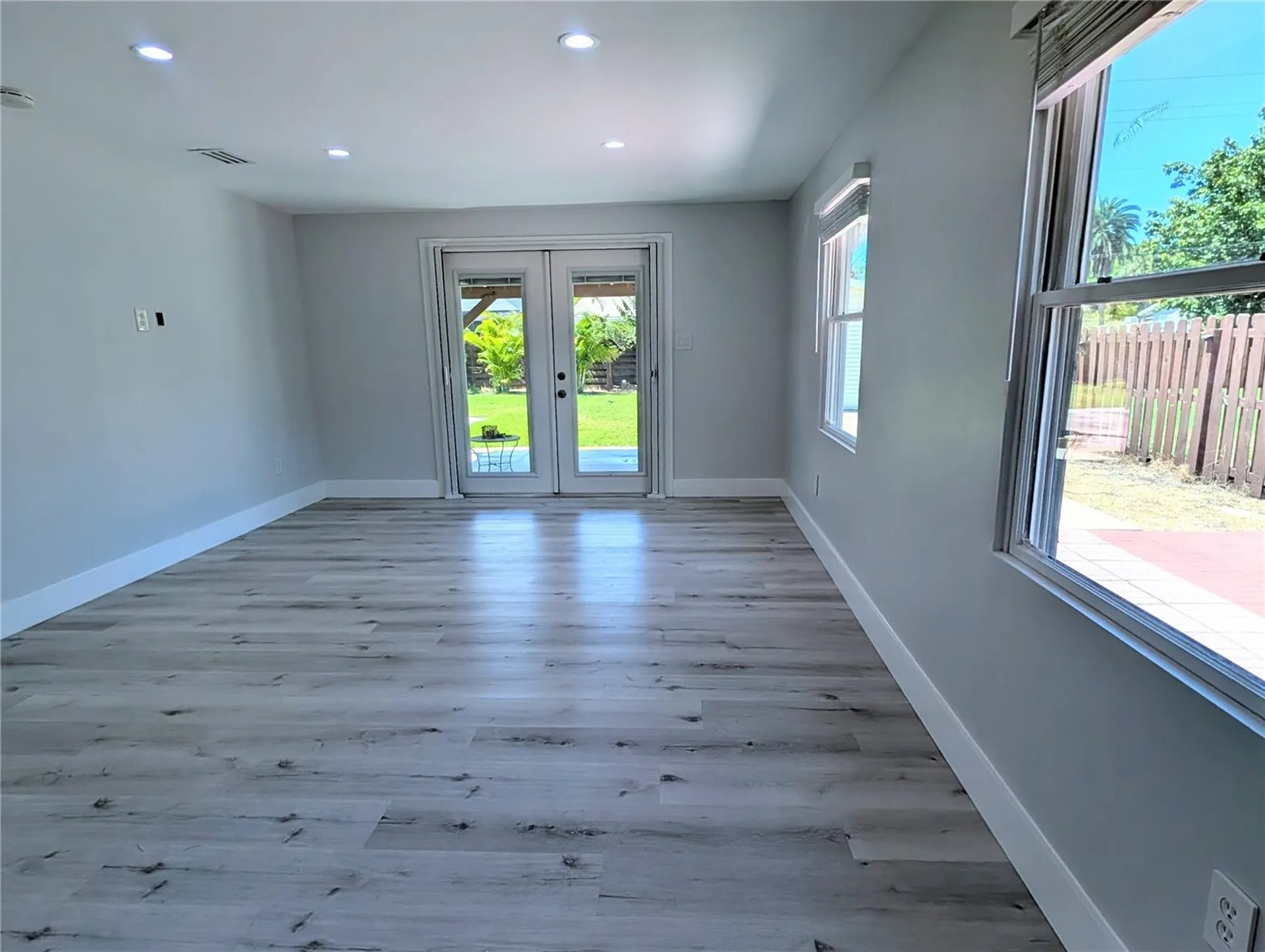 2070 Datura Street Sarasota FL 34239