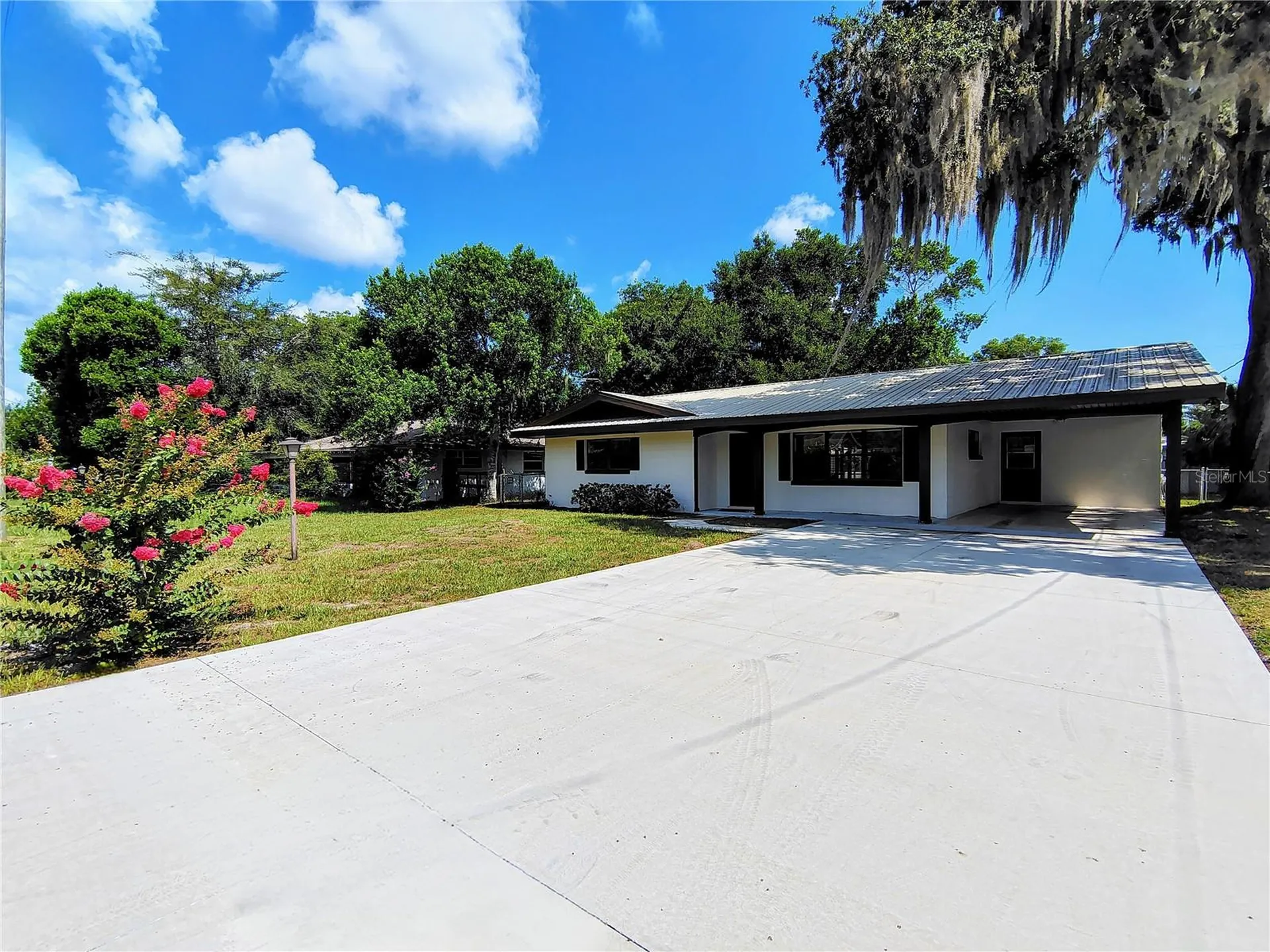 1240 Cr 463 Lake Panasoffkee FL 33538
