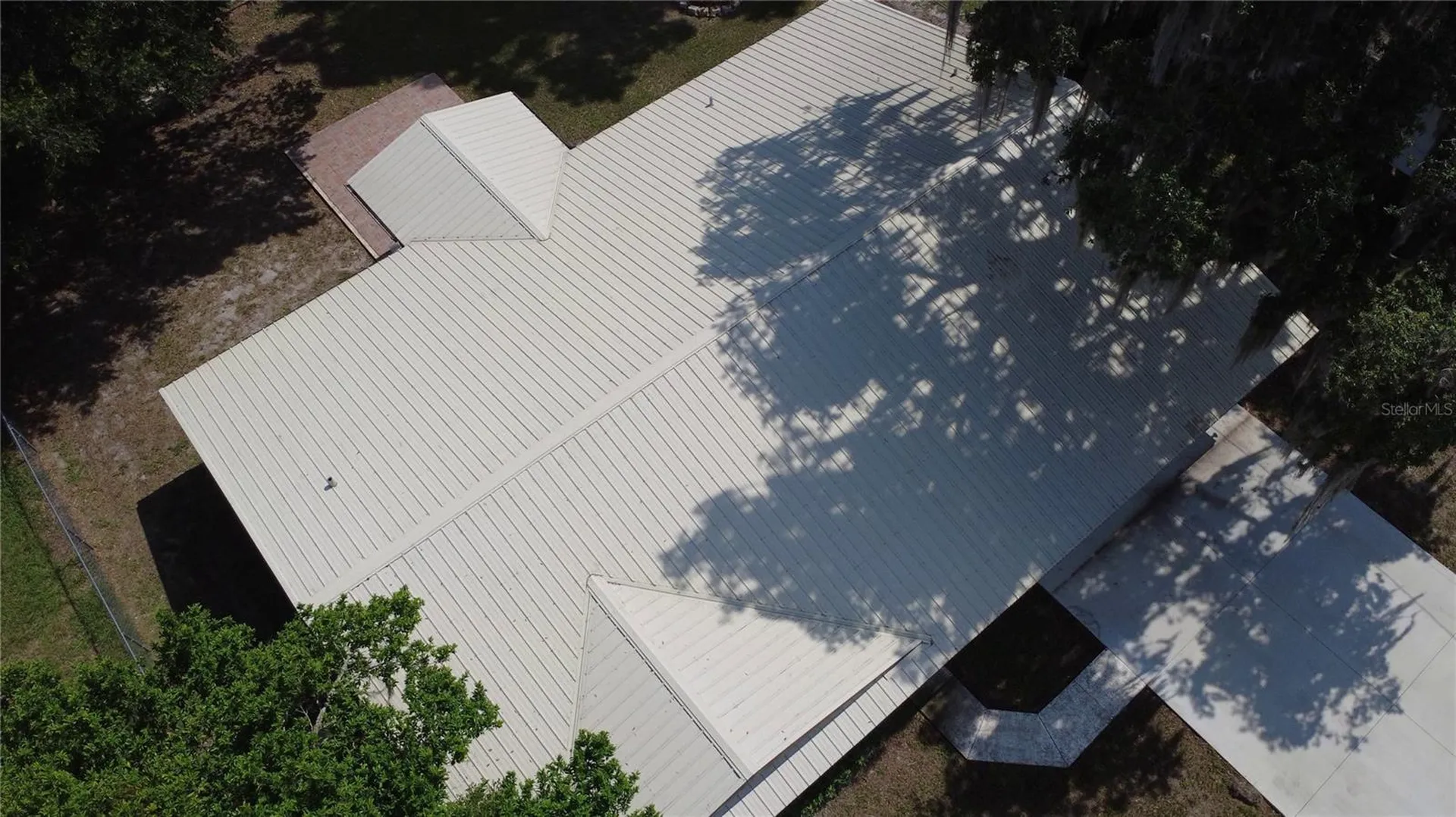 1240 Cr 463 Lake Panasoffkee FL 33538