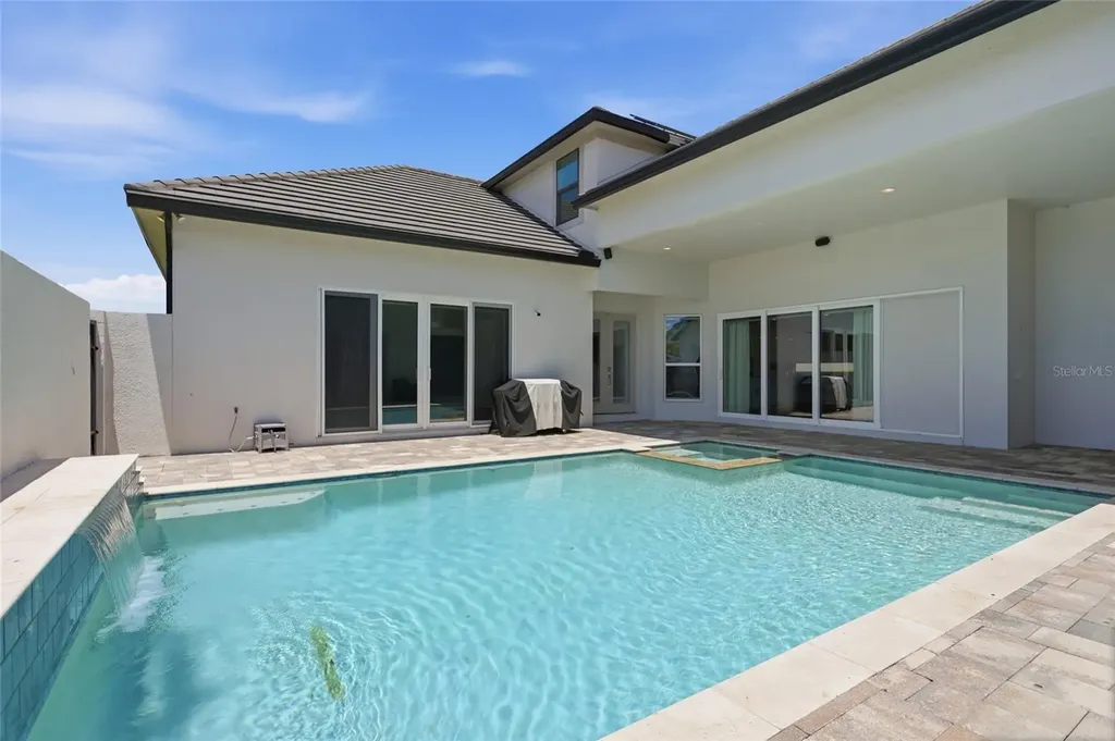 2562 Heritage Green Avenue Davenport FL 33837