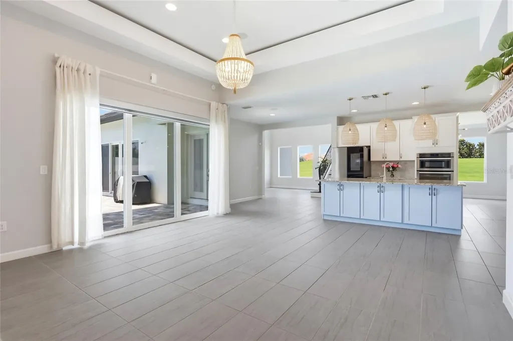 2562 Heritage Green Avenue Davenport FL 33837