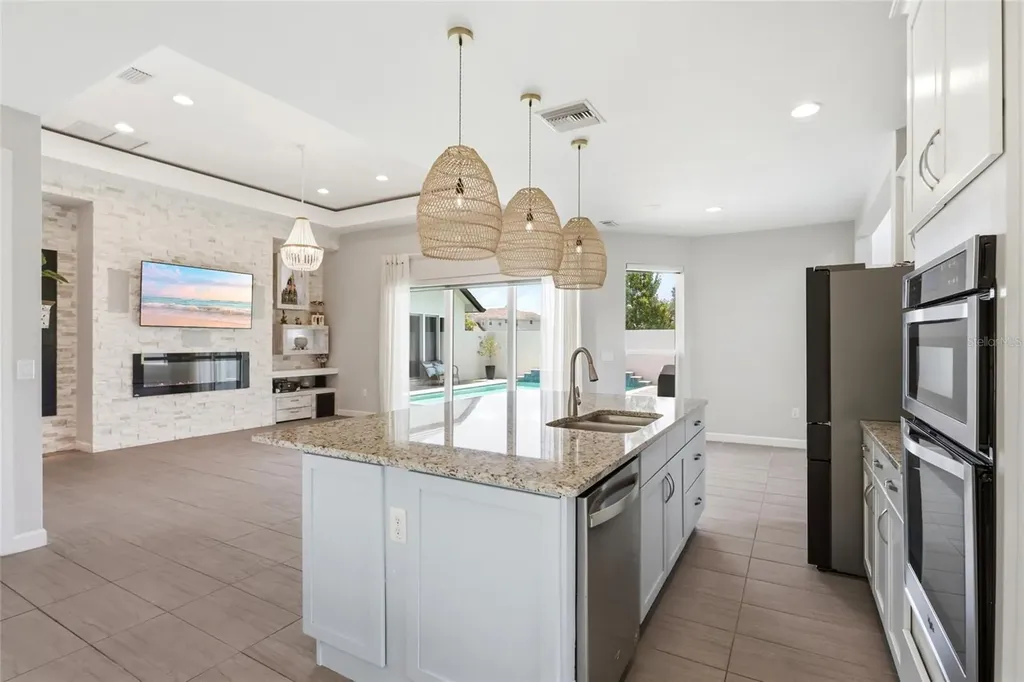 2562 Heritage Green Avenue Davenport FL 33837