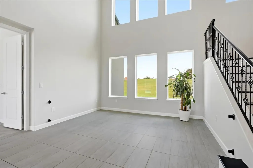 2562 Heritage Green Avenue Davenport FL 33837