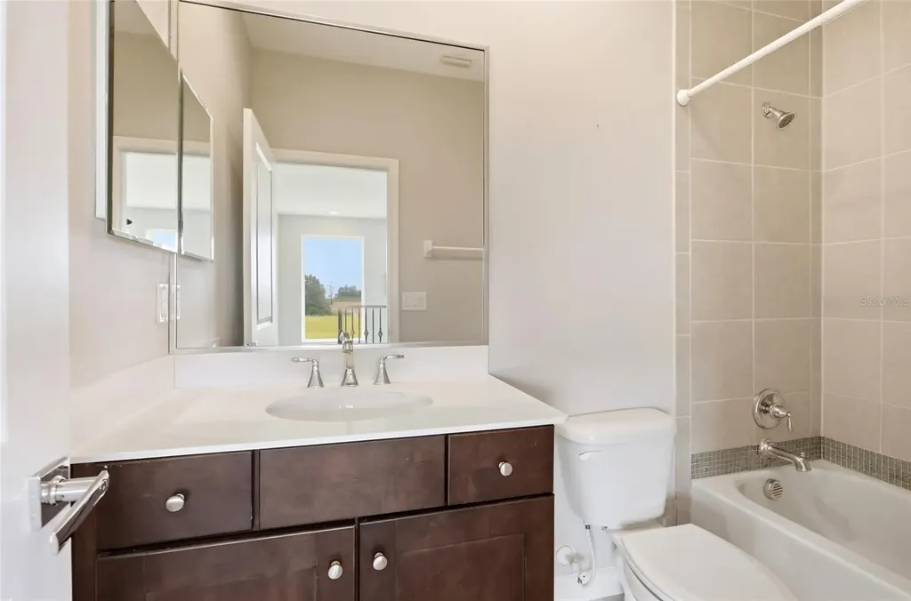 2562 Heritage Green Avenue Davenport FL 33837