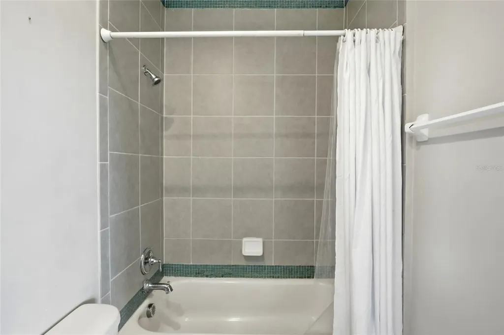 2562 Heritage Green Avenue Davenport FL 33837