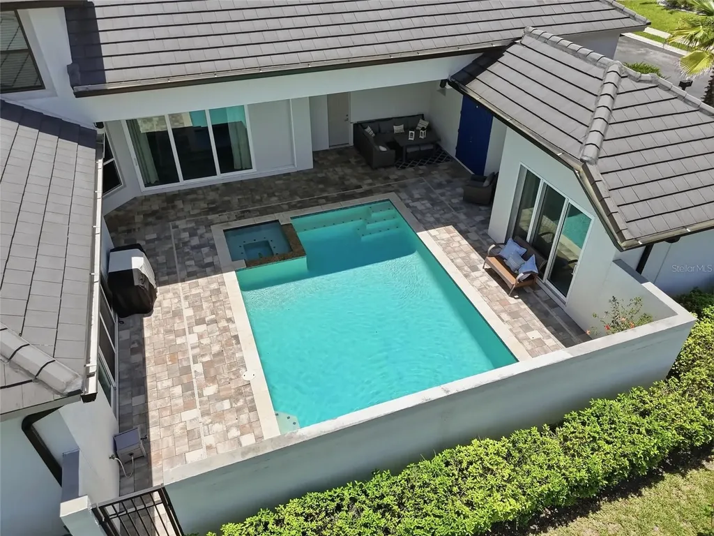 2562 Heritage Green Avenue Davenport FL 33837
