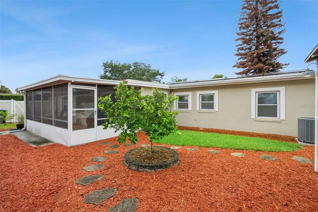 110 N Lakewood Circle Maitland FL 32751