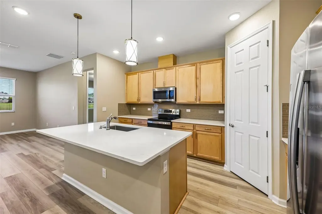 31719 Broadwater Avenue Leesburg FL 34748