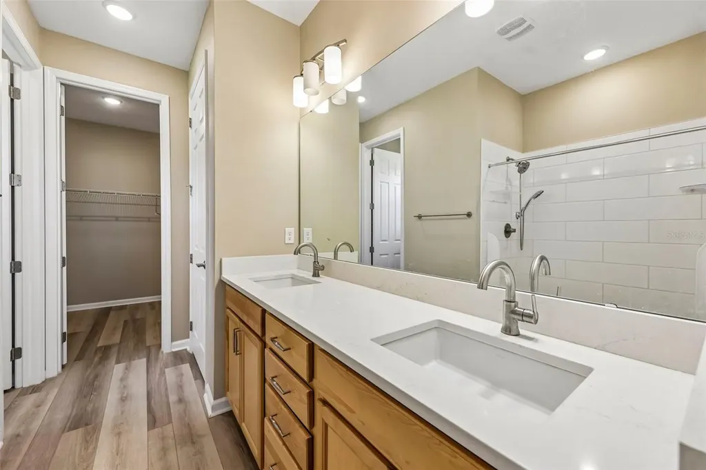 31719 Broadwater Avenue Leesburg FL 34748