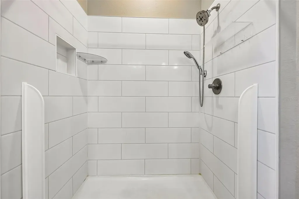 31719 Broadwater Avenue Leesburg FL 34748