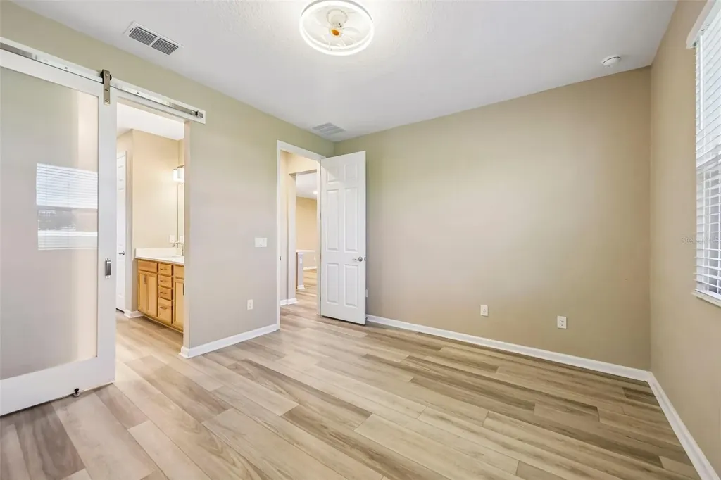 31719 Broadwater Avenue Leesburg FL 34748
