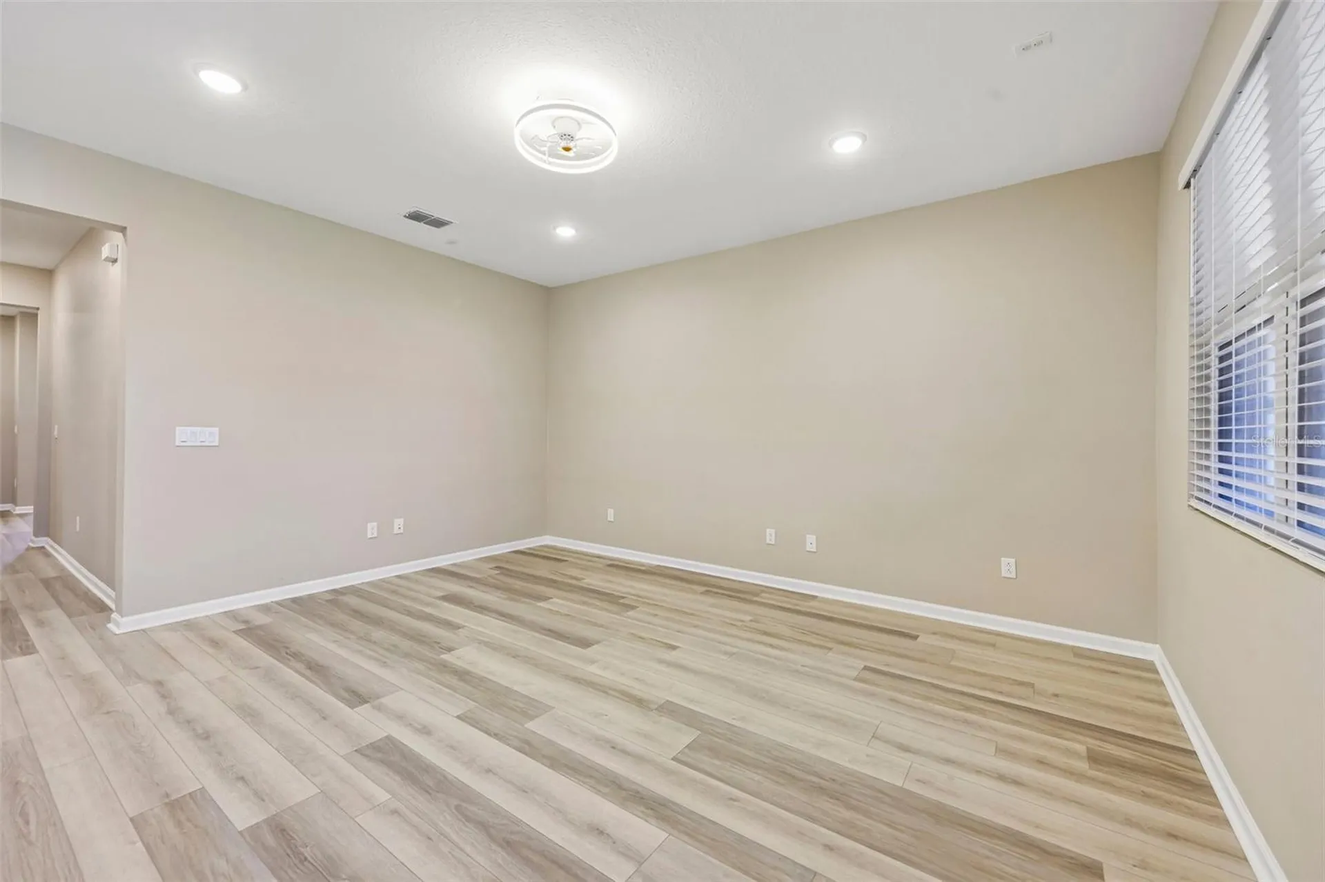 31719 Broadwater Avenue Leesburg FL 34748