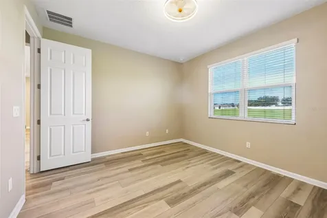31719 Broadwater Avenue Leesburg FL 34748