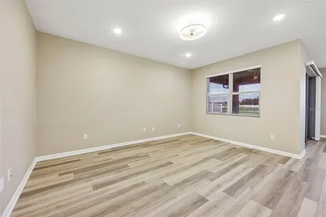 31719 Broadwater Avenue Leesburg FL 34748