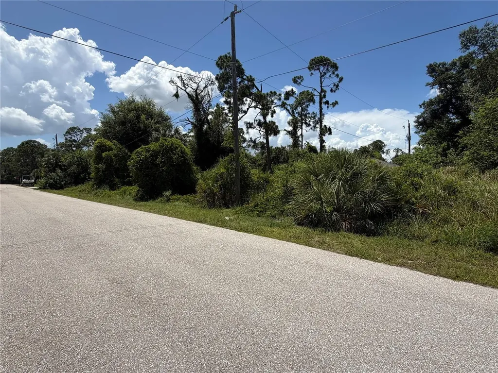17224 Cliff Avenue Port Charlotte FL 33948