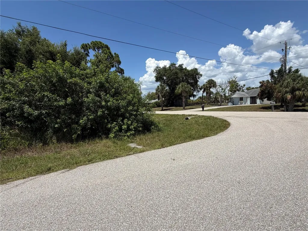 17224 Cliff Avenue Port Charlotte FL 33948