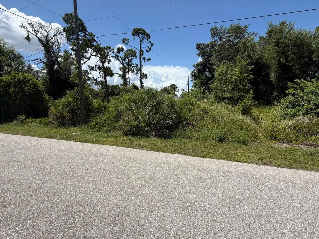 17224 Cliff Avenue Port Charlotte FL 33948