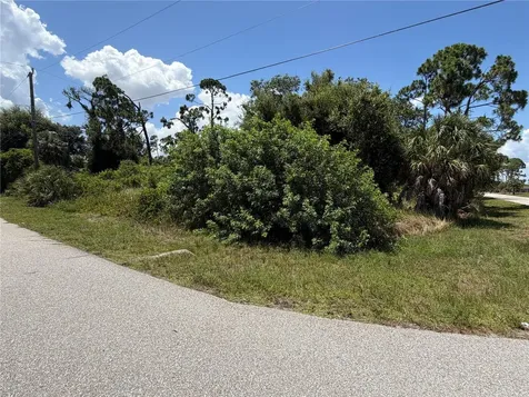 17224 Cliff Avenue Port Charlotte FL 33948
