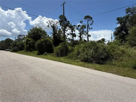 17224 Cliff Avenue Port Charlotte FL 33948