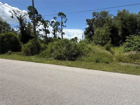 17224 Cliff Avenue Port Charlotte FL 33948