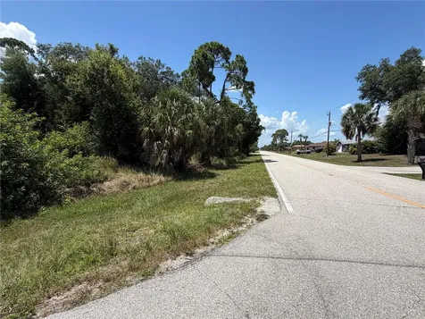 17224 Cliff Avenue Port Charlotte FL 33948