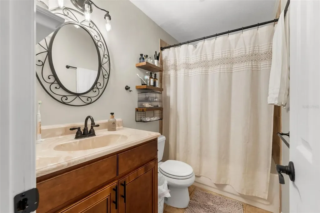 2660 SW 14th Drive Gainesville FL 32608