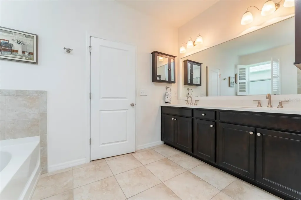 7527 Lantern Park Avenue Apollo Beach FL 33572