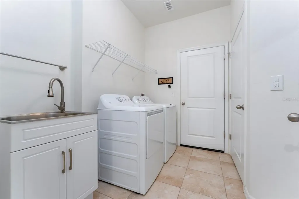 7527 Lantern Park Avenue Apollo Beach FL 33572