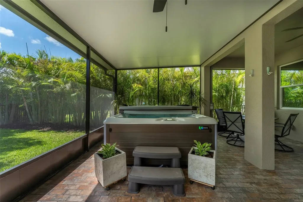7527 Lantern Park Avenue Apollo Beach FL 33572
