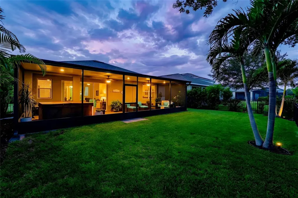 7527 Lantern Park Avenue Apollo Beach FL 33572
