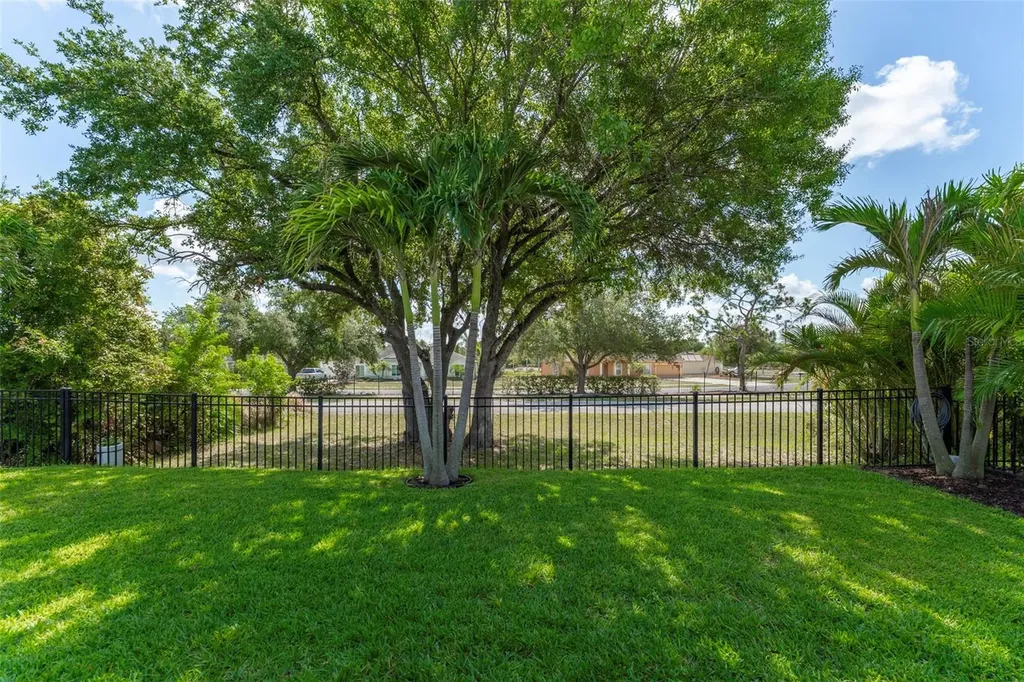 7527 Lantern Park Avenue Apollo Beach FL 33572